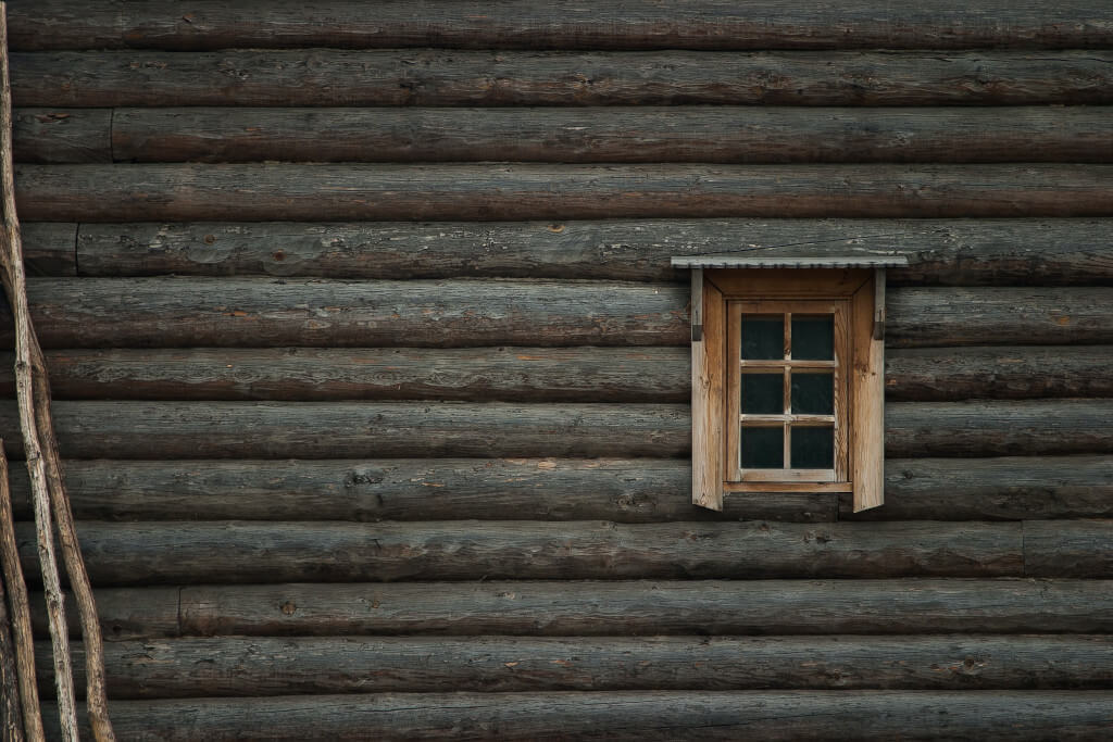 Log Cabins Offering Sweeping Panoramas of the Langkloof Mountains 